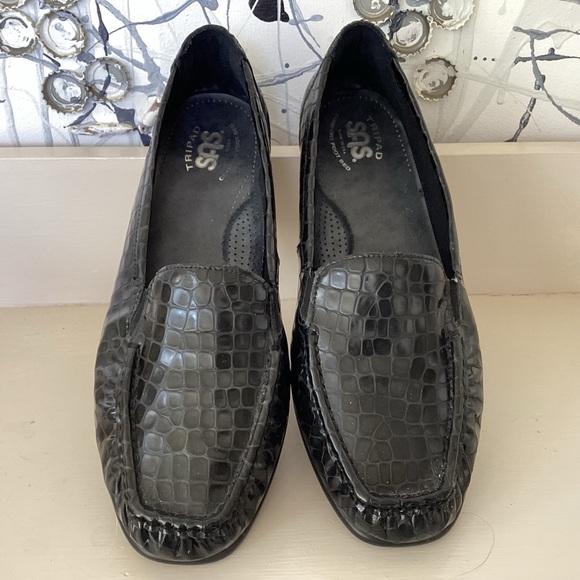 SAS Black Croc Embossed Patent Leather Simplify Tripad Slip On Loafer EUC 9.5 W - Picture 2 of 10